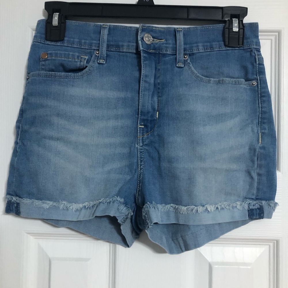 Denizen Levi’s cut off cuffed jean shorts women’s 26” waist high rise shortie‎